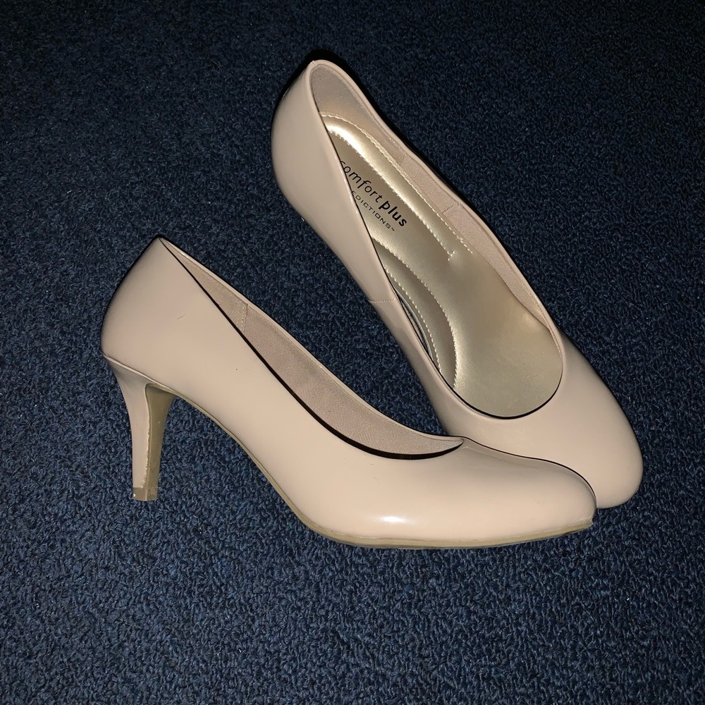 Nude Heels - Picture 2 of 3